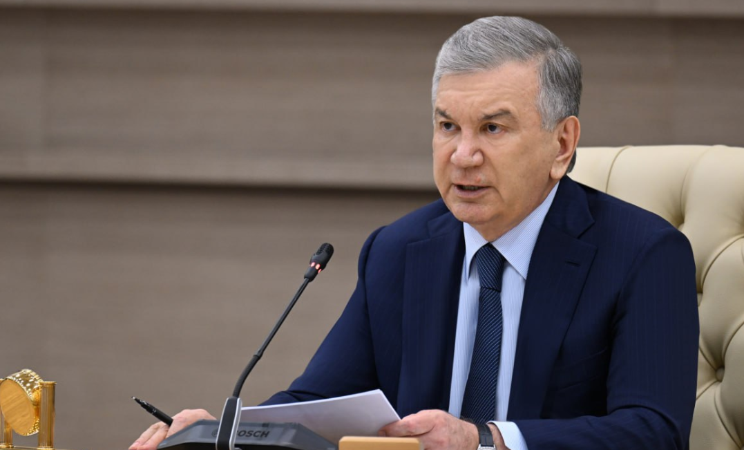 Бюрократия под ударом: критика президента Узбекистана