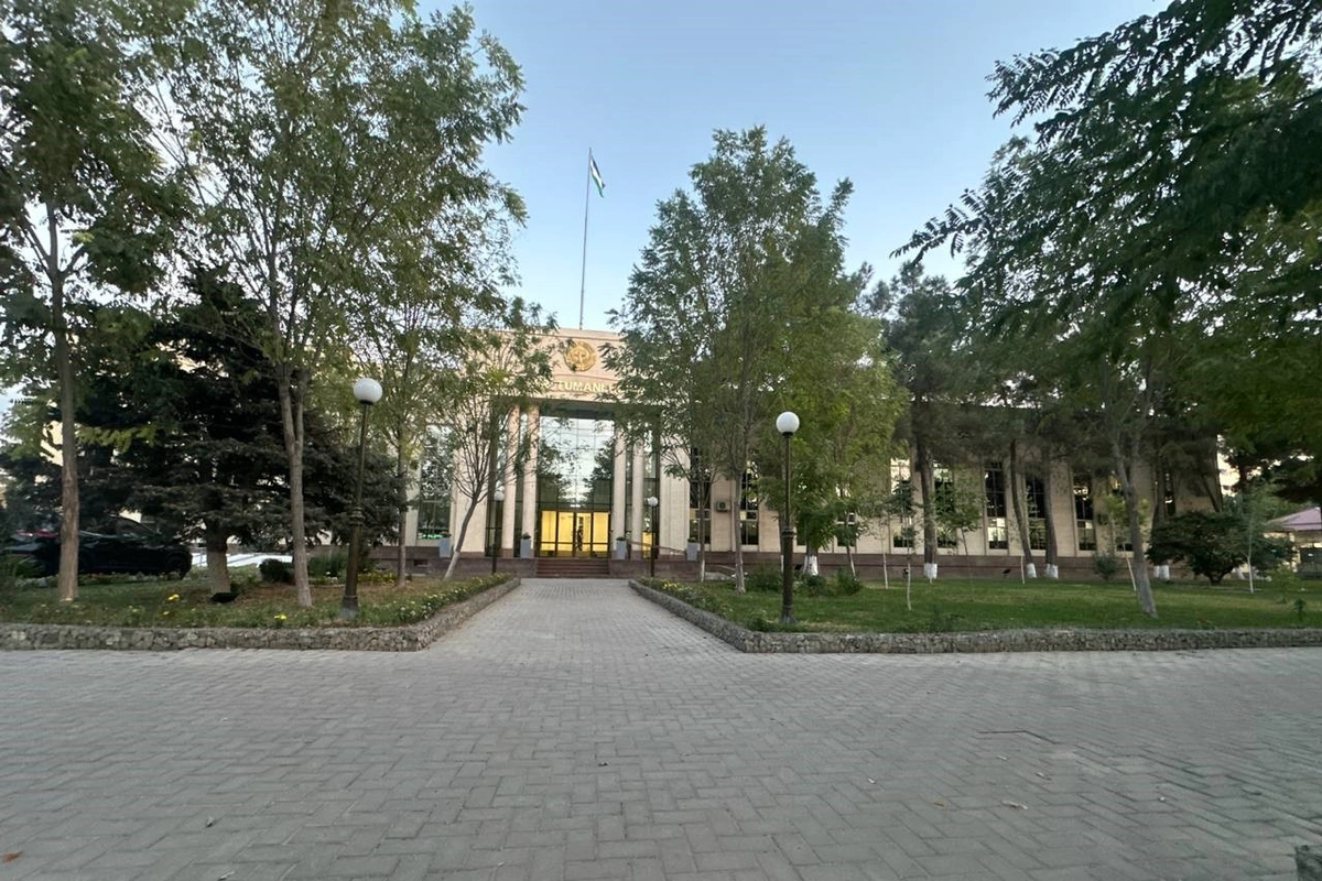 АУГА выставило на продажу здание в Бектемире